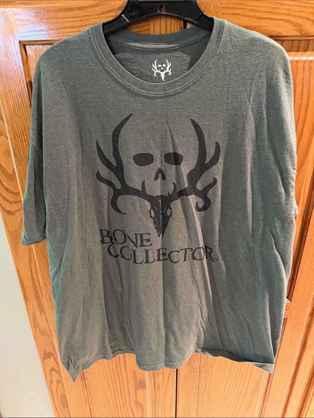 Bone Collector Men's Olive Green Graphic T-Shirt